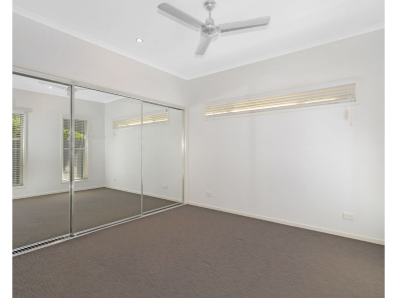 136 Grand Parade, Kawana Island QLD 4575