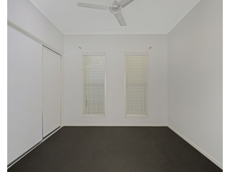 136 Grand Parade, Kawana Island QLD 4575