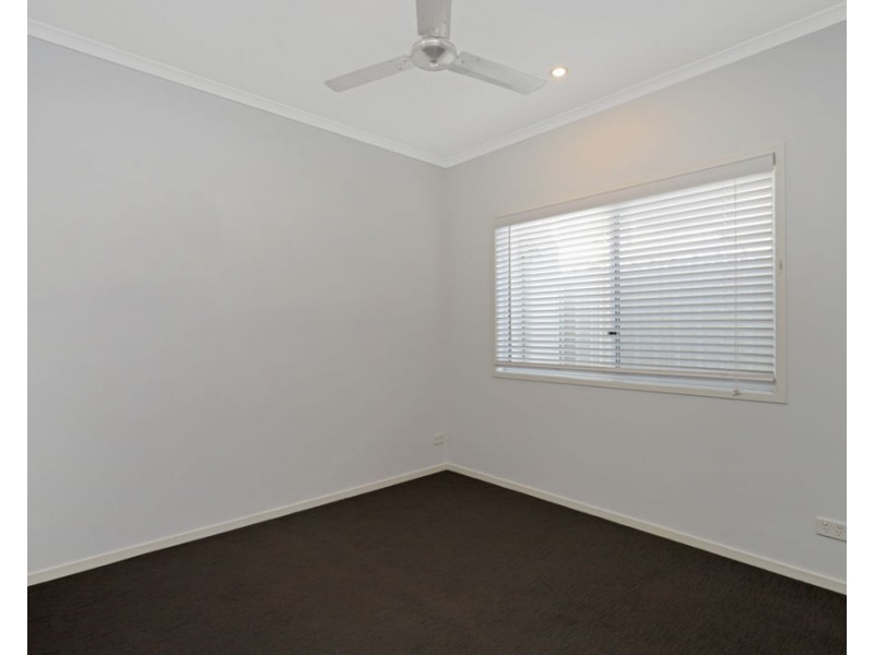 136 Grand Parade, Kawana Island QLD 4575