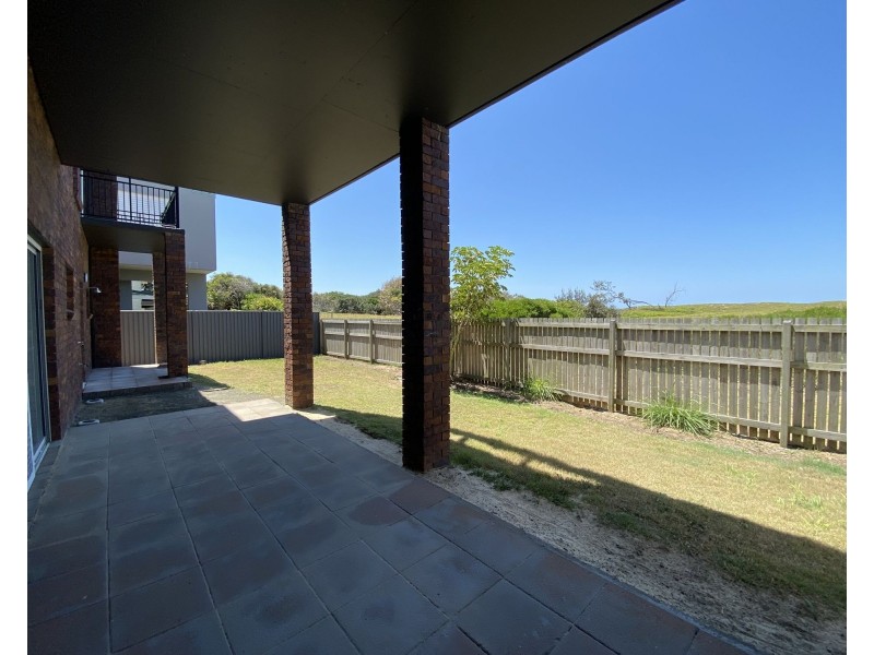 29 Oceanic Drive, Warana QLD 4575