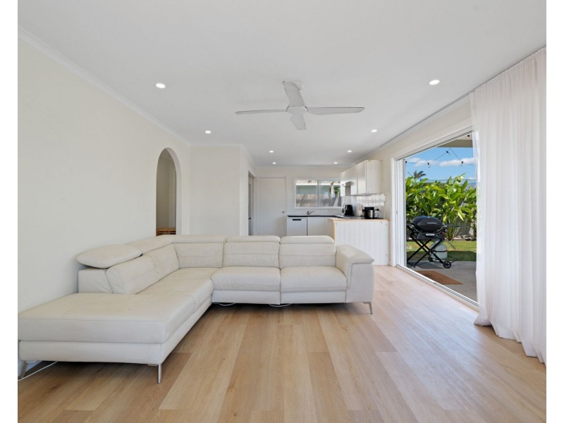 2/15 Coonang Crescent, Warana QLD 4575