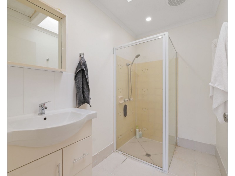 2/15 Coonang Crescent, Warana QLD 4575