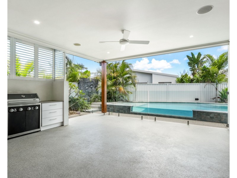 18 Hartley Crescent, Pelican Waters QLD 4551