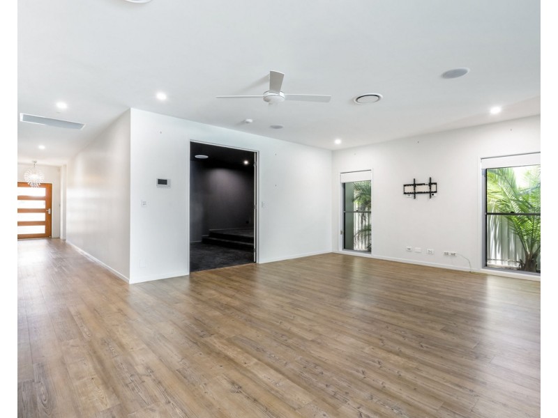 18 Hartley Crescent, Pelican Waters QLD 4551