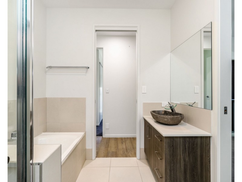 18 Hartley Crescent, Pelican Waters QLD 4551