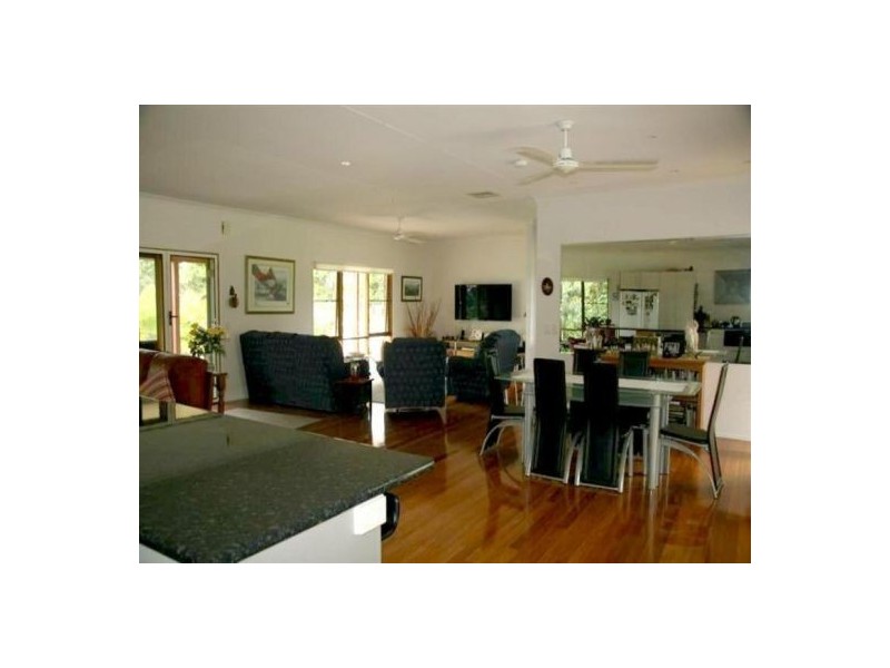 4 Discovery Drive, Little Mountain QLD 4551