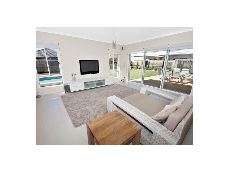 13 Barrine Crescent, Caloundra West QLD 4551