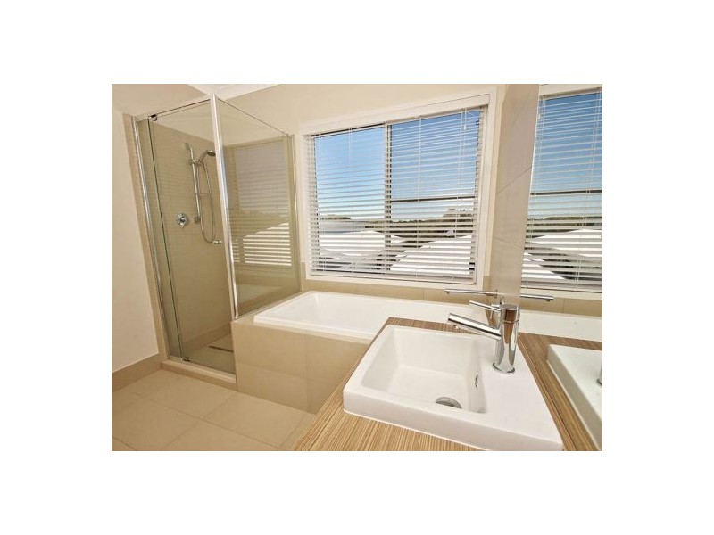 13 Barrine Crescent, Caloundra West QLD 4551