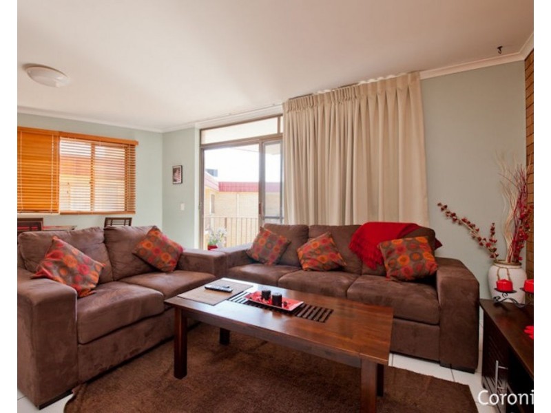 9/13 Landsborough Parade, Golden Beach QLD 4551