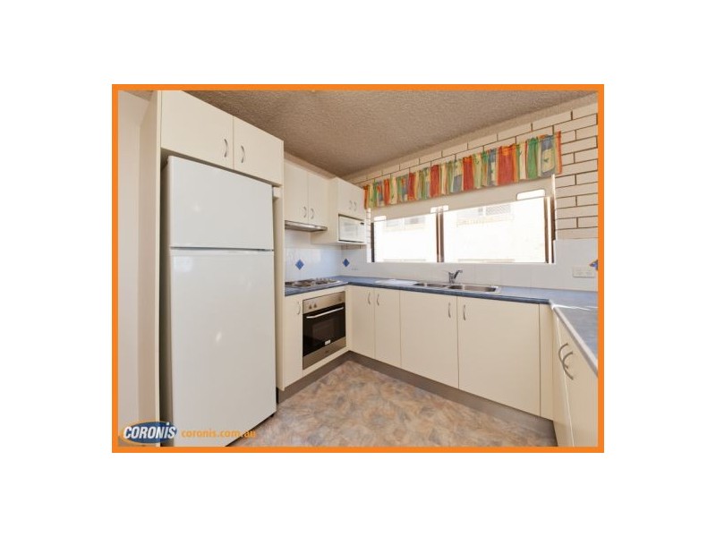 2/8 Mahia Terrace, Kings Beach QLD 4551