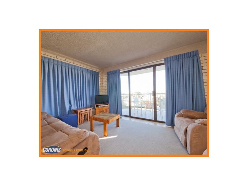 2/8 Mahia Terrace, Kings Beach QLD 4551