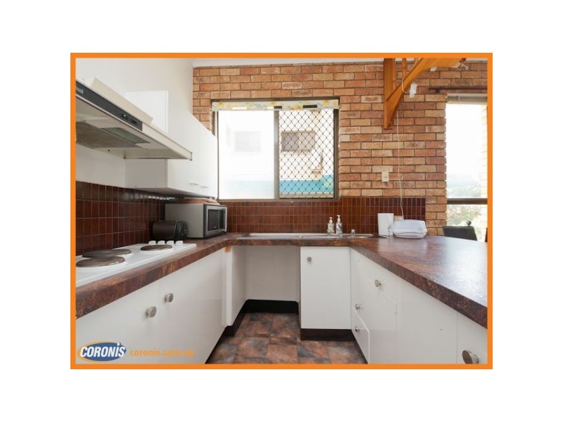 2/8 Dingle Avenue, Kings Beach QLD 4551