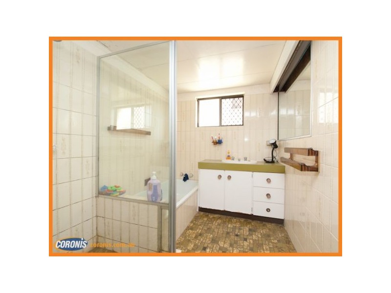 2/8 Dingle Avenue, Kings Beach QLD 4551