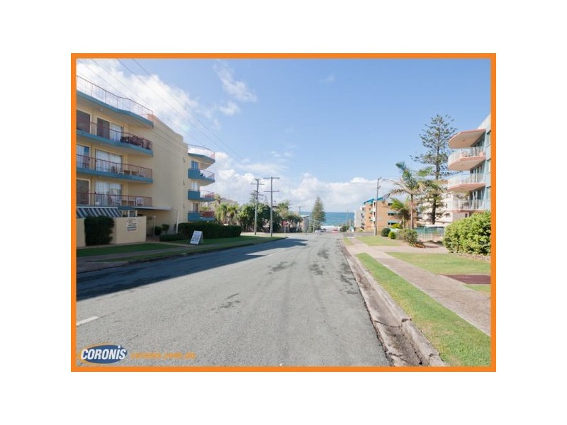 2/8 Dingle Avenue, Kings Beach QLD 4551