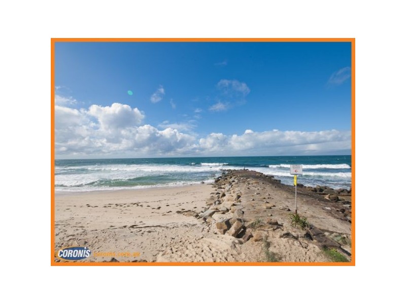 2/8 Dingle Avenue, Kings Beach QLD 4551