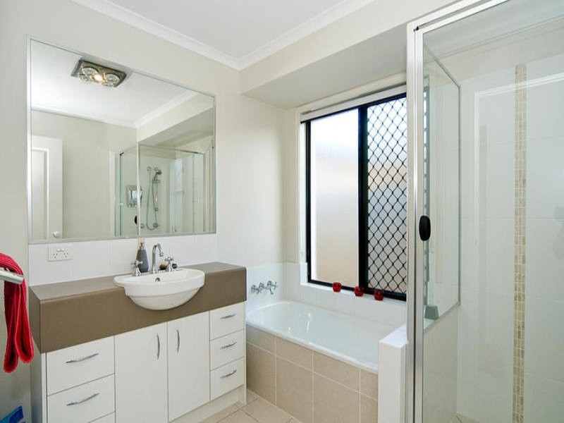 5 Daintree Boulevard, Little Mountain QLD 4551