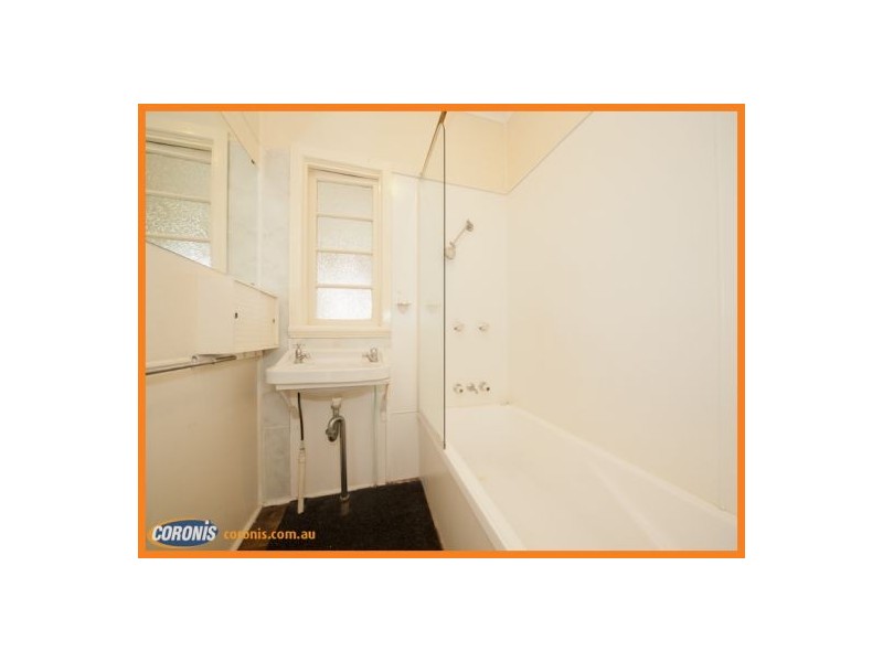 10 Kennedy Parade, Golden Beach QLD 4551