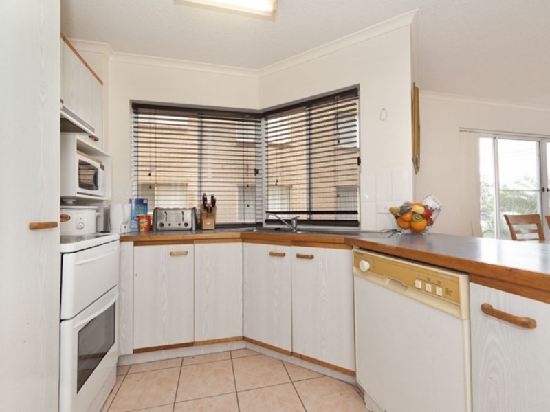 2/60 The Esplanade, Golden Beach QLD 4551