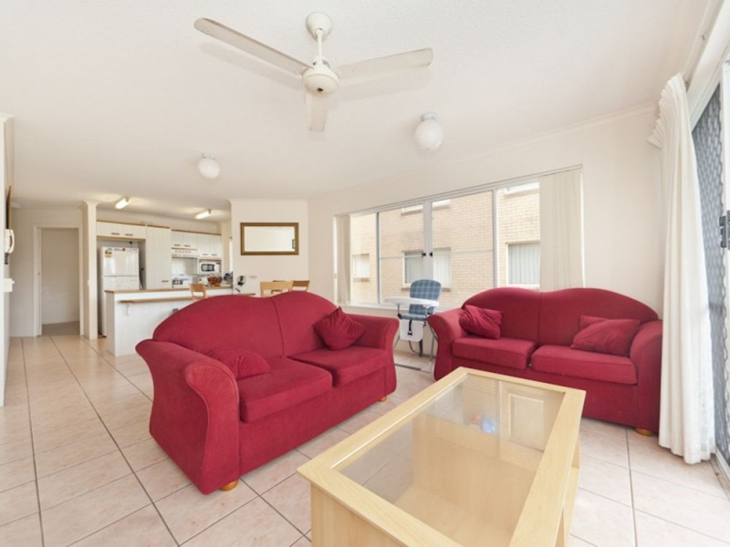 2/60 The Esplanade, Golden Beach QLD 4551