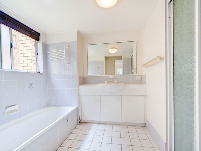 2/60 The Esplanade, Golden Beach QLD 4551