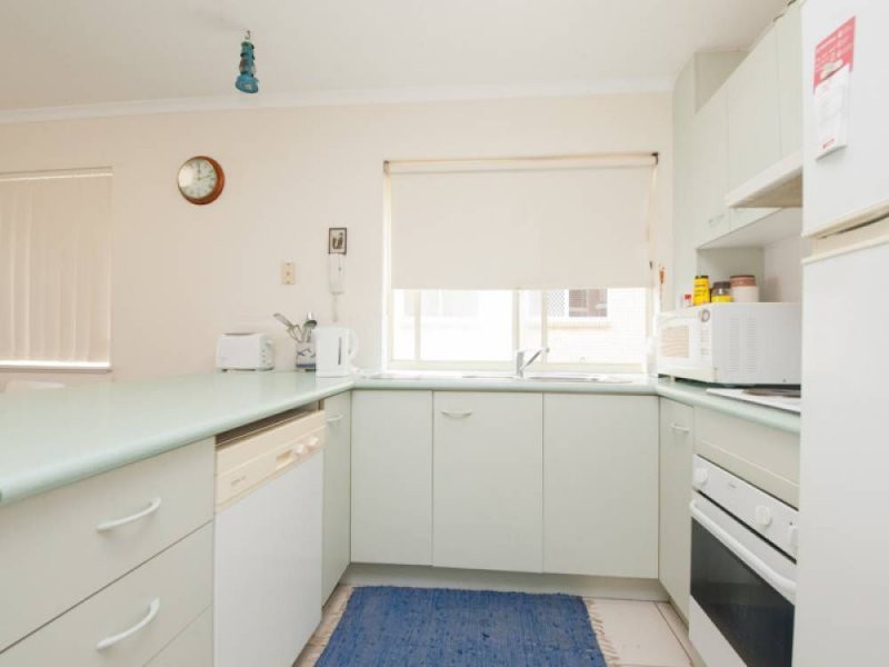 Unit 2/17 Mahia Terrace, Kings Beach QLD 4551