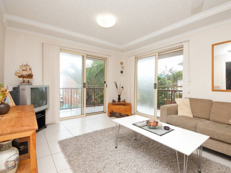 Unit 2/17 Mahia Terrace, Kings Beach QLD 4551
