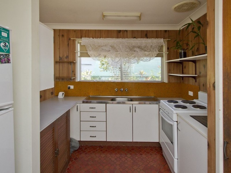 4 Maryann Street, Golden Beach QLD 4551