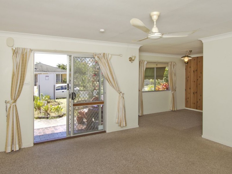 4 Maryann Street, Golden Beach QLD 4551