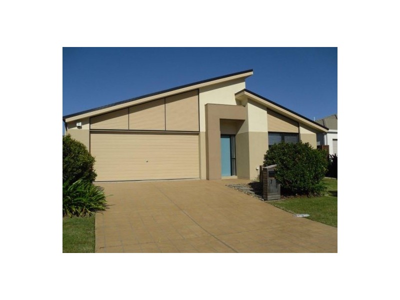 7 Liekefett Way, Little Mountain QLD 4551