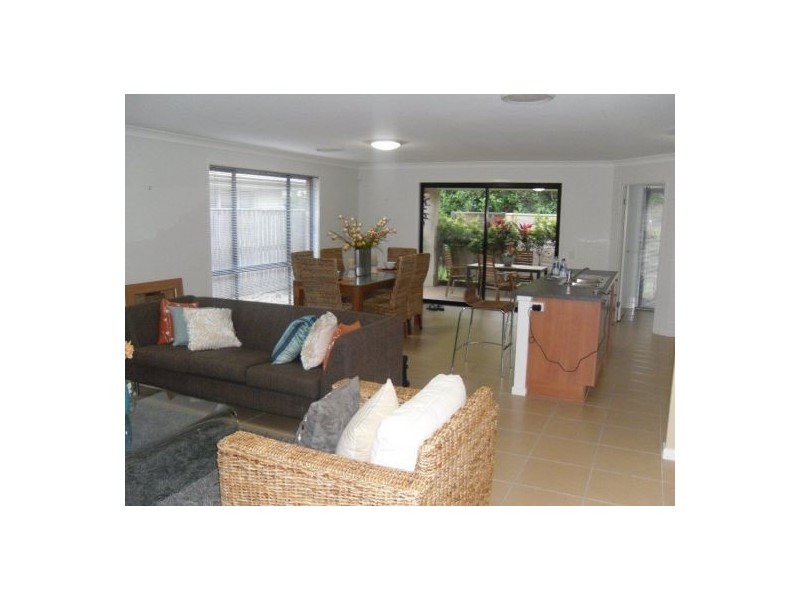 7 Liekefett Way, Little Mountain QLD 4551