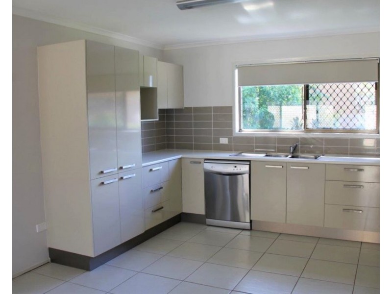 2/18 Matilda Cres, Battery Hill QLD 4551