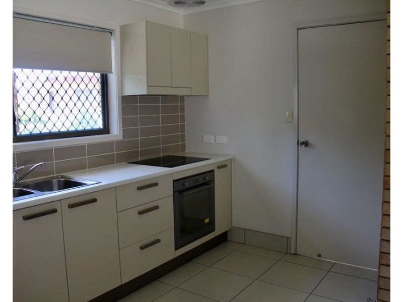 2/18 Matilda Cres, Battery Hill QLD 4551