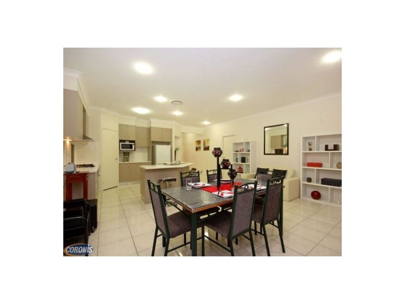 8 Rawlins Crescent, North Lakes QLD 4509