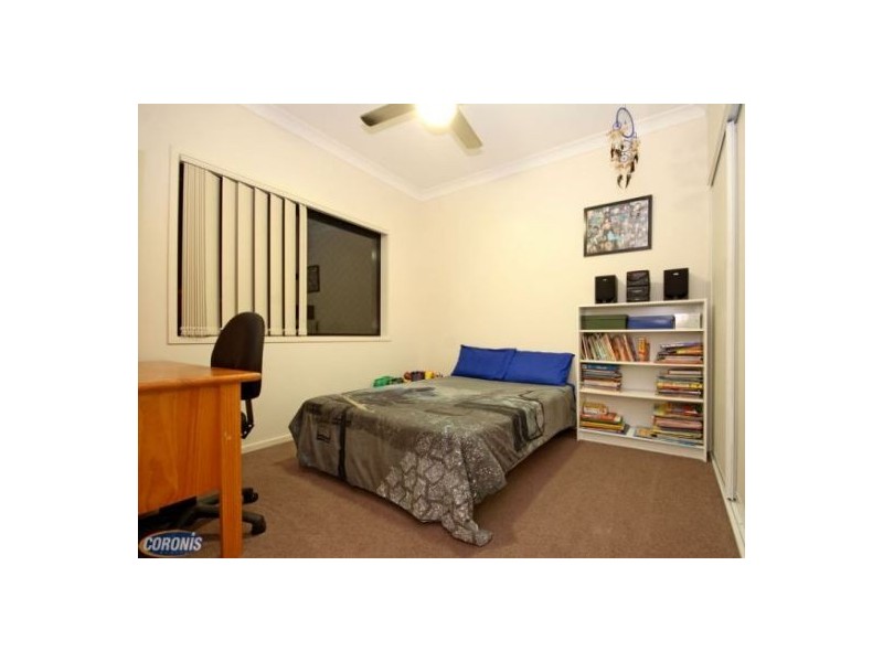 8 Rawlins Crescent, North Lakes QLD 4509