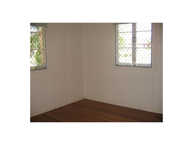 8 Earnshaw Street, Golden Beach QLD 4551