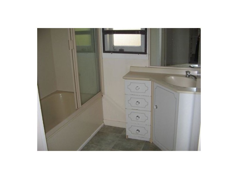 8 Earnshaw Street, Golden Beach QLD 4551