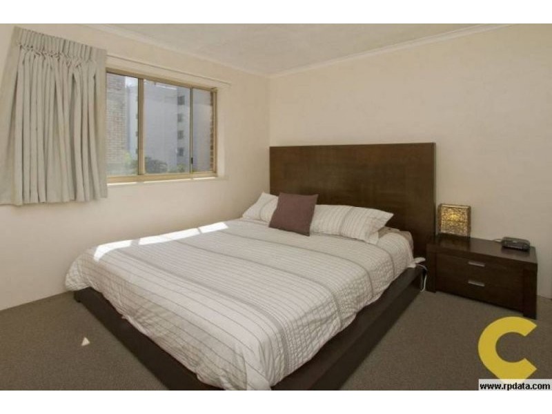 2/26 Moreton Parade, Kings Beach QLD 4551