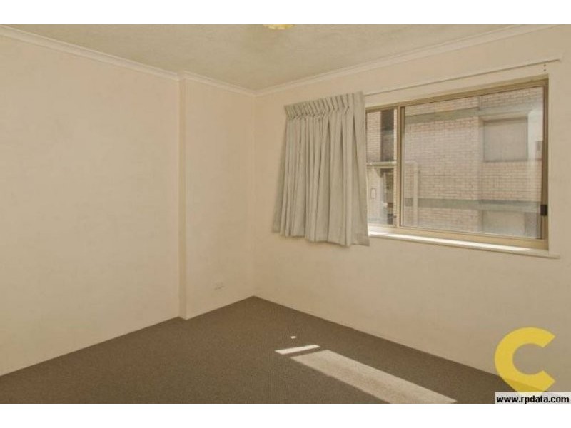 2/26 Moreton Parade, Kings Beach QLD 4551