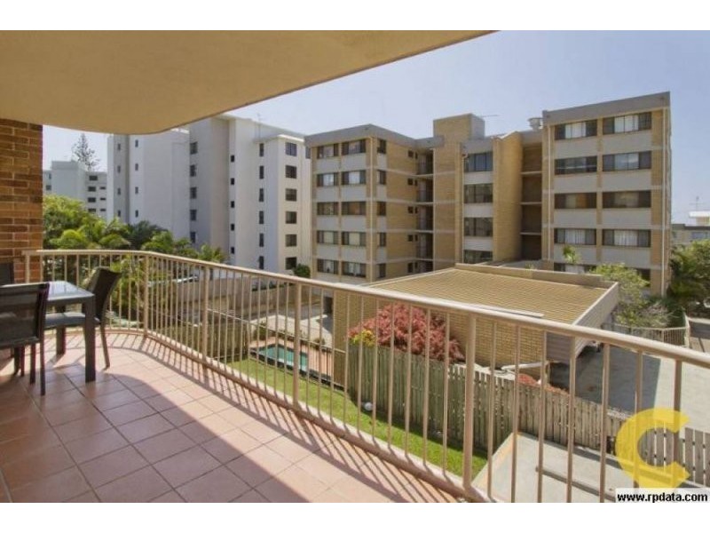 2/26 Moreton Parade, Kings Beach QLD 4551