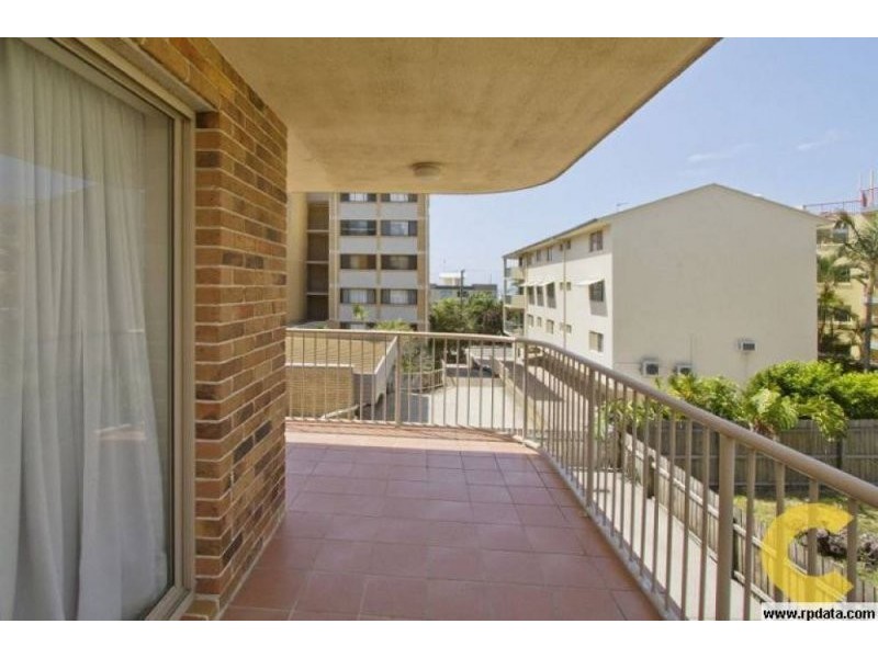 2/26 Moreton Parade, Kings Beach QLD 4551