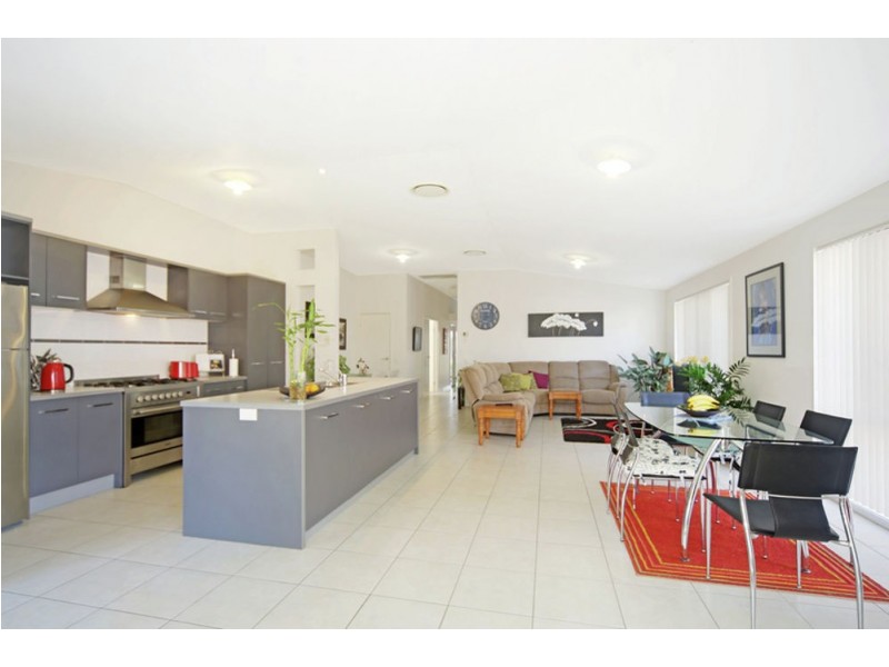 35 Elvena Circuit, Little Mountain QLD 4551