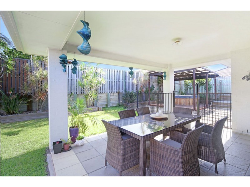 35 Elvena Circuit, Little Mountain QLD 4551