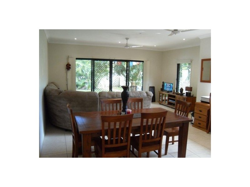 2/6 Borland Street, Caloundra QLD 4551