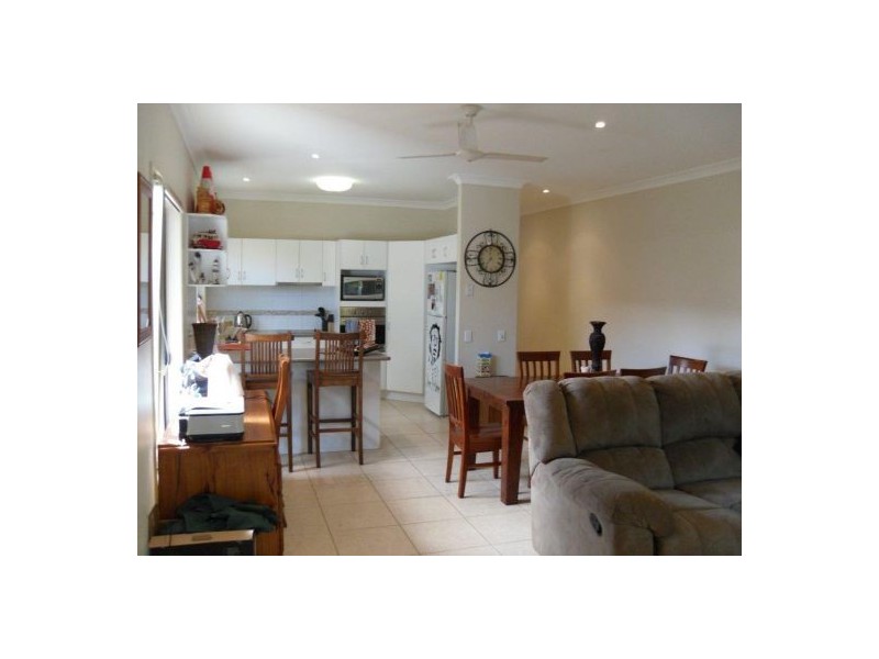 2/6 Borland Street, Caloundra QLD 4551