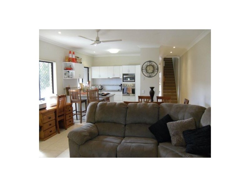 2/6 Borland Street, Caloundra QLD 4551