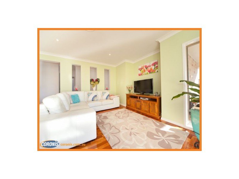 10 Hillview Crescent, Little Mountain QLD 4551
