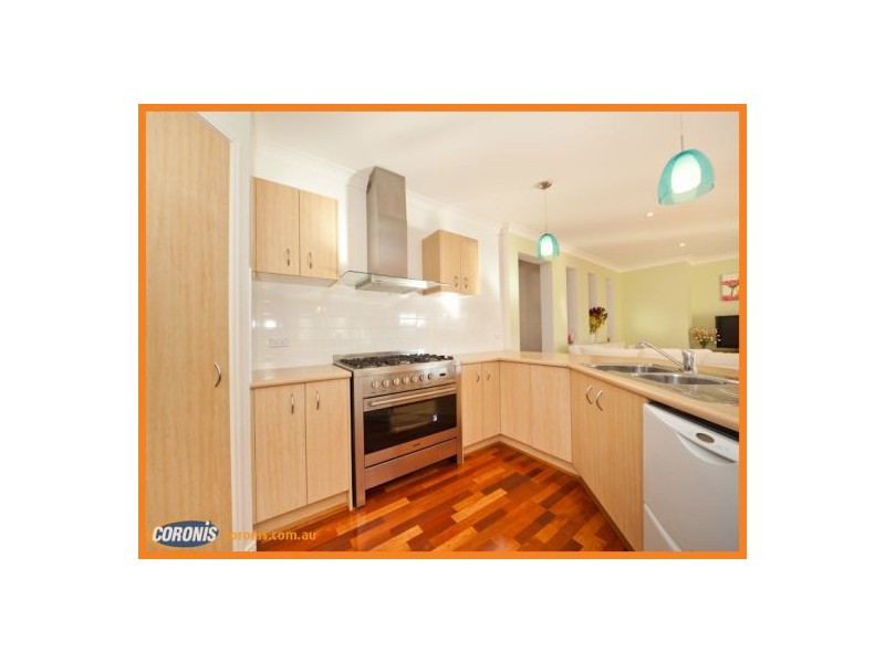 10 Hillview Crescent, Little Mountain QLD 4551