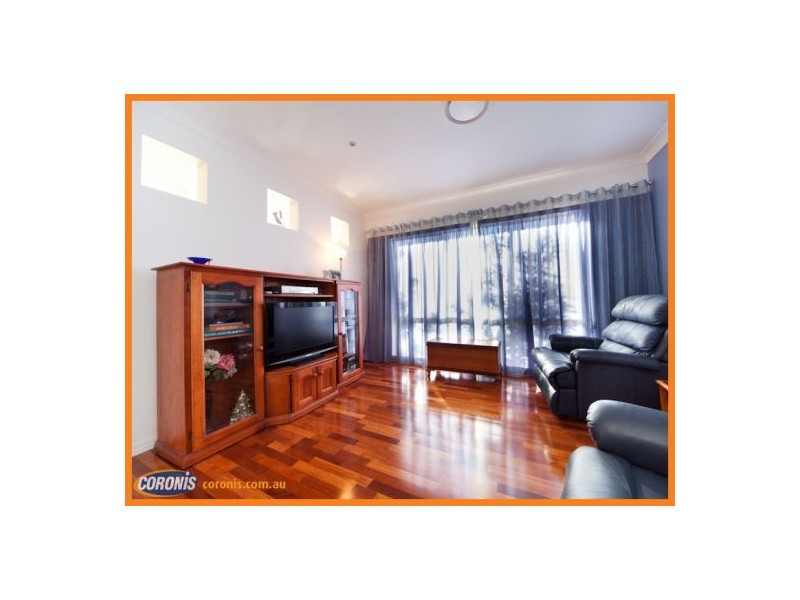 10 Hillview Crescent, Little Mountain QLD 4551