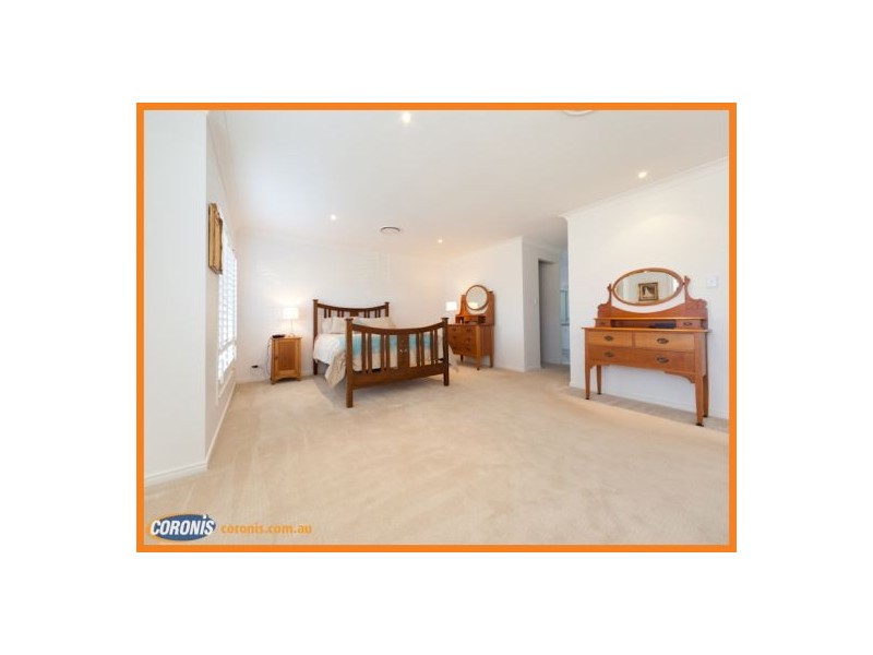 10 Hillview Crescent, Little Mountain QLD 4551