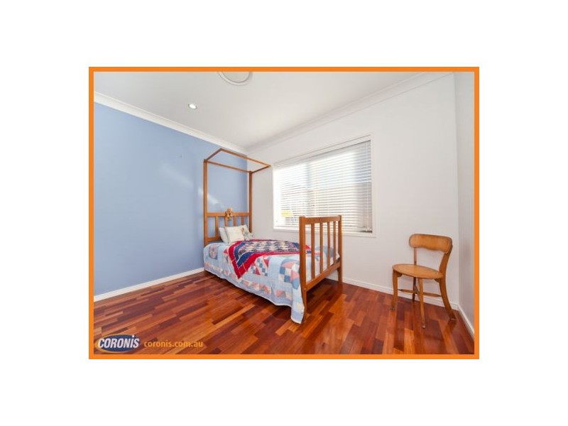 10 Hillview Crescent, Little Mountain QLD 4551